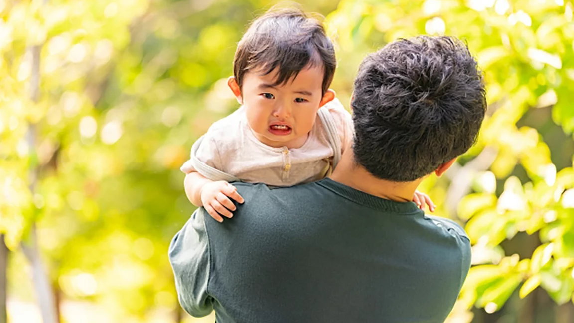 赤ちゃんが安心する抱っこ姿勢とは